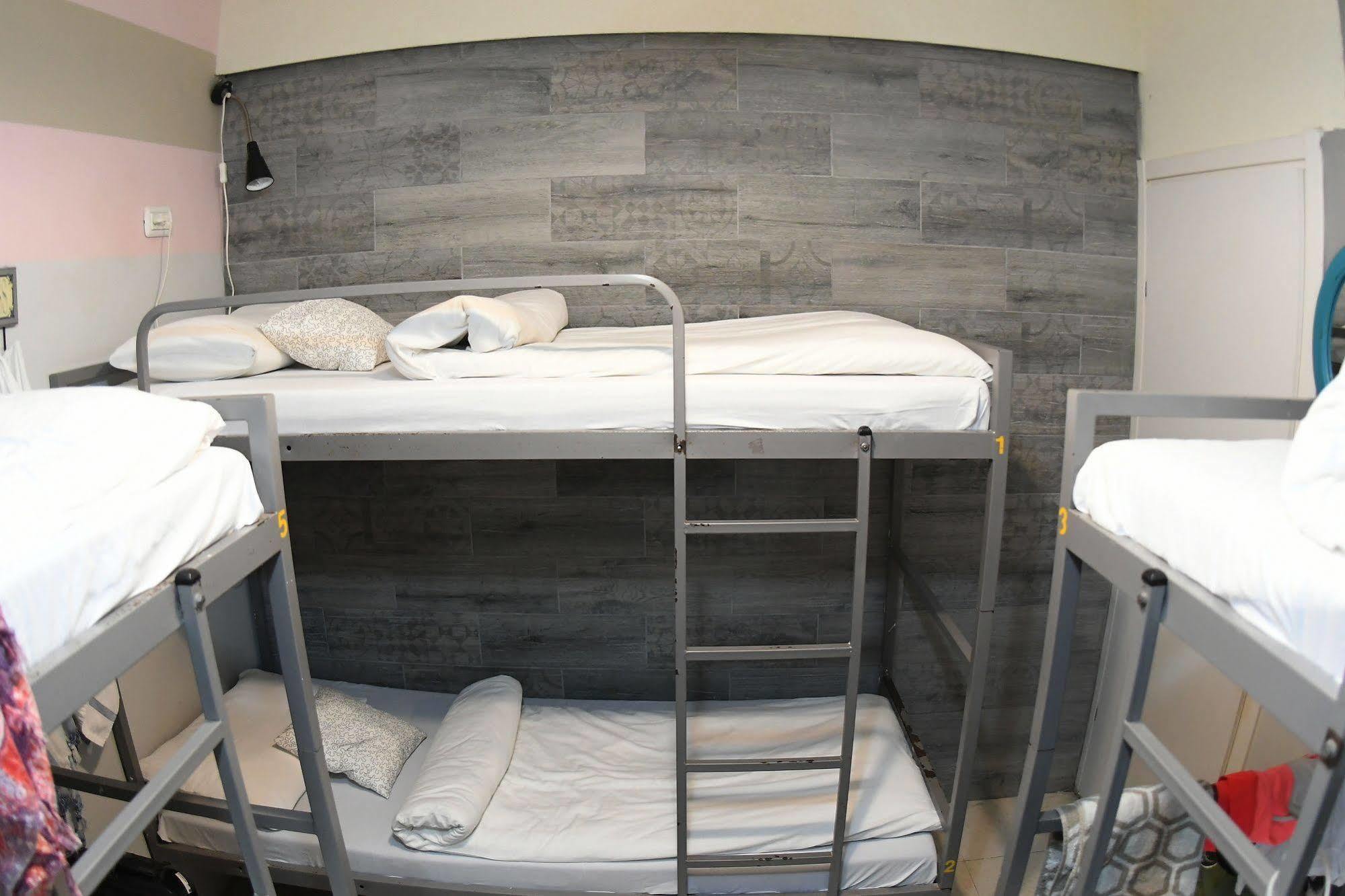 Hostel Crown Sea