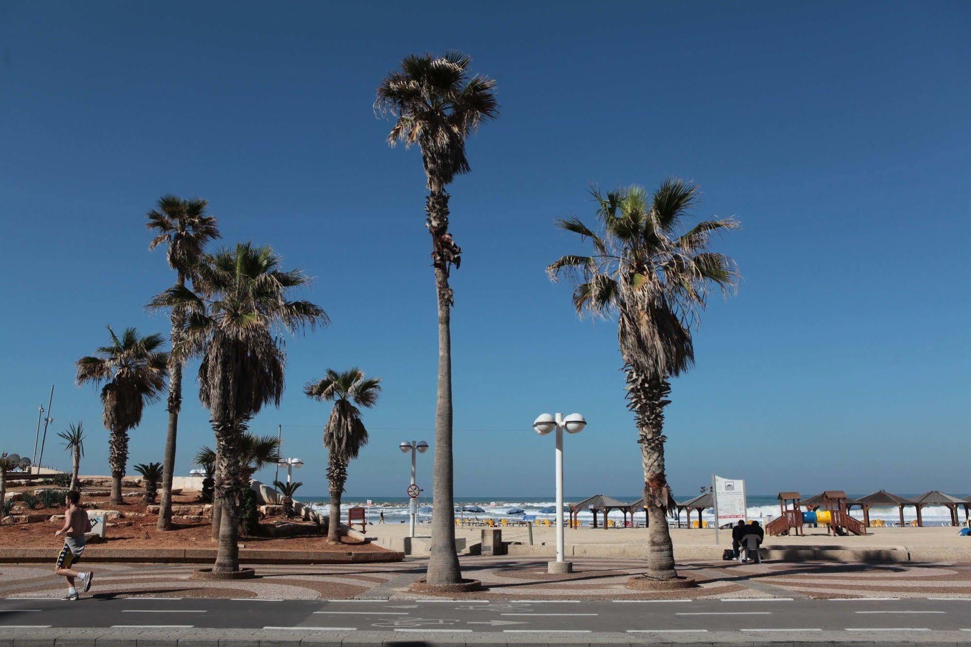 Crown Sea Tel Aviv